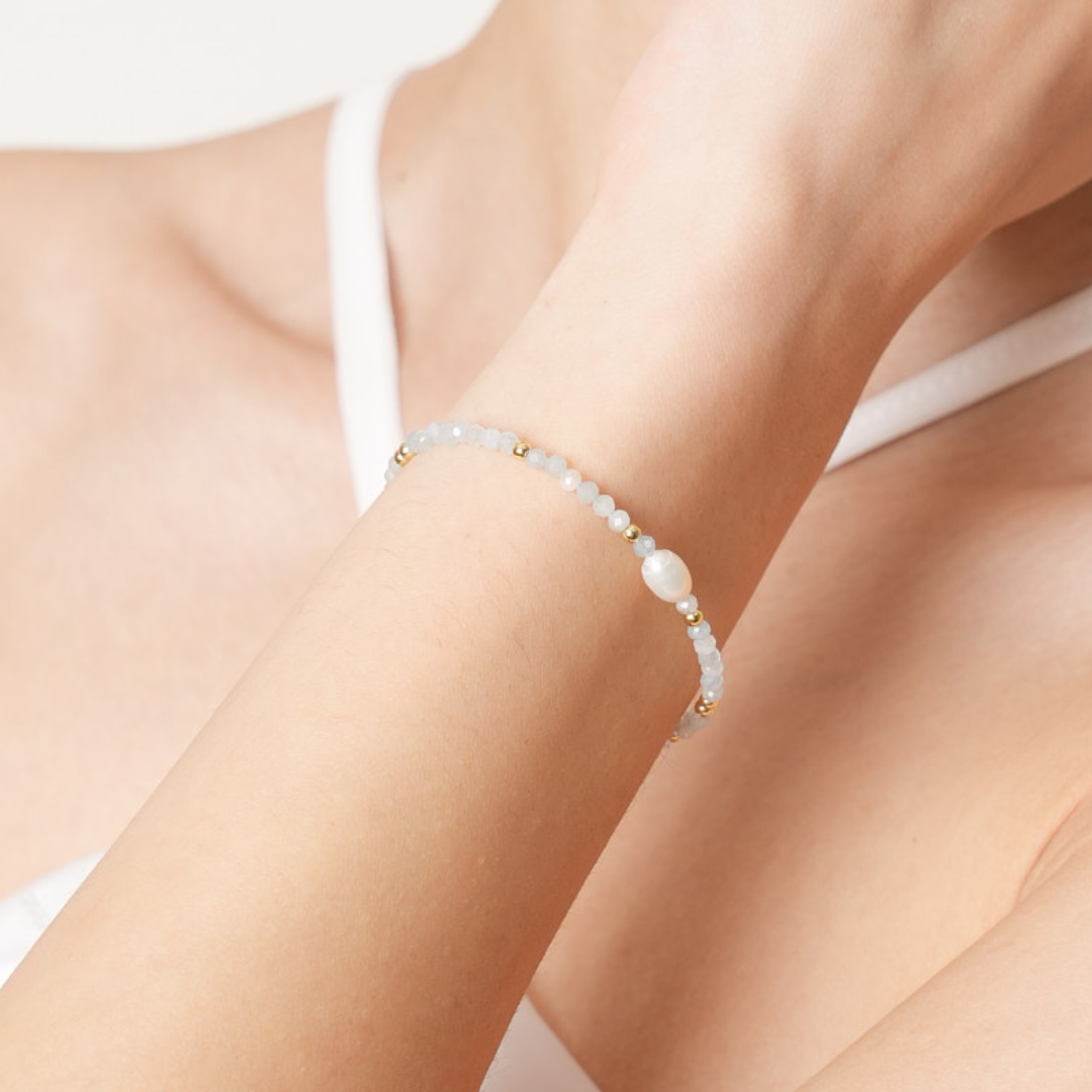 PEACE & WISDOM - Aquamarine & Freshwater Pearl - Ocean Whisper (Bracelet)