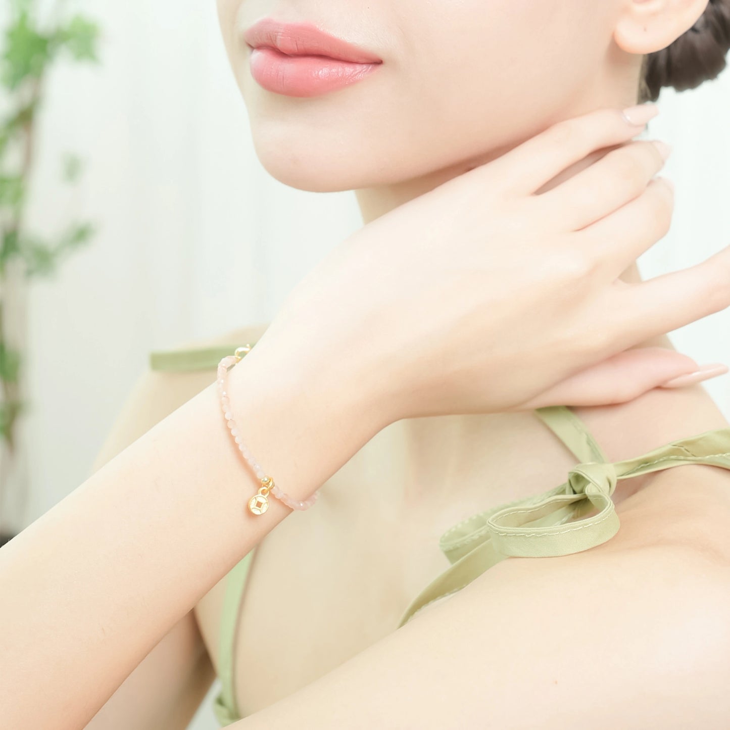 WEALTHY & FORTUNATE - Sunstone with Lucky Coin - Sunlit Fortune (Bracelet)
