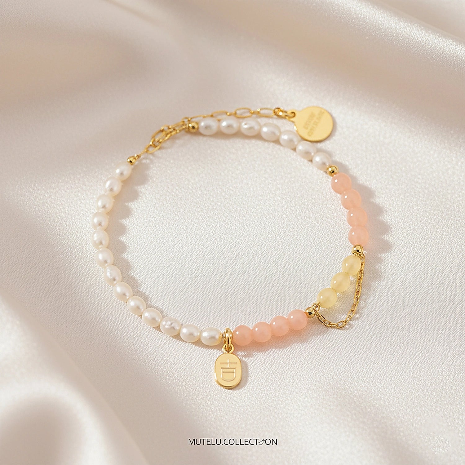 WEALTHY & FORTUNATE - Gold Rutilated Quartz with Ji Character - Jí (Bracelet)
